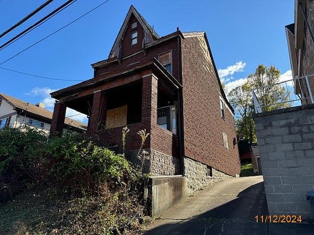 2nd image of 2521 Kingwood St