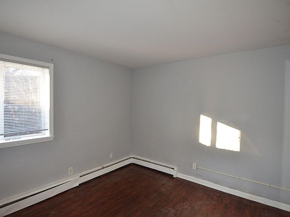 4th image of 1801 Maple Ave APT 2
