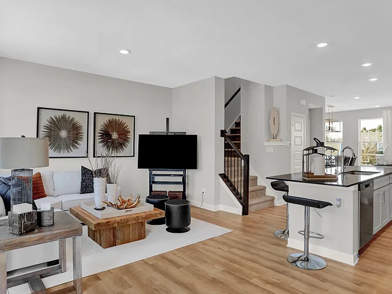 7073 Adalene Ln — Photo 9