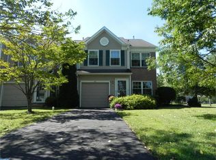 45 Honey Locust Ln, Newtown, PA 18940