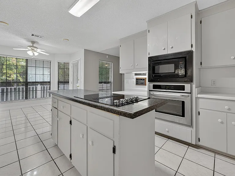 3 Neptune Dr — Photo 14