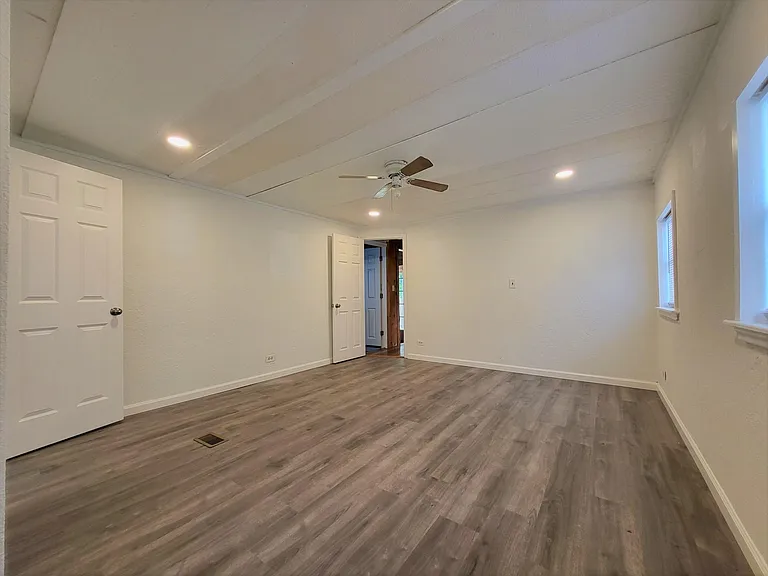 21531 Cherry Hollow Dr — Photo 18