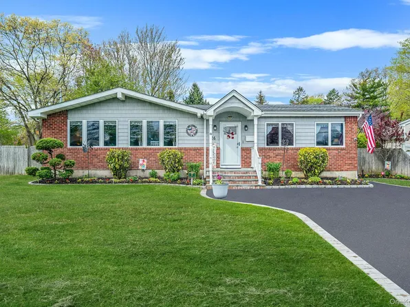 26 Bartley Lane, West Sayville, NY 11796