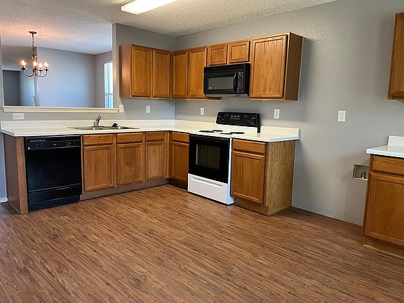 4th image of 513 Merton Ct