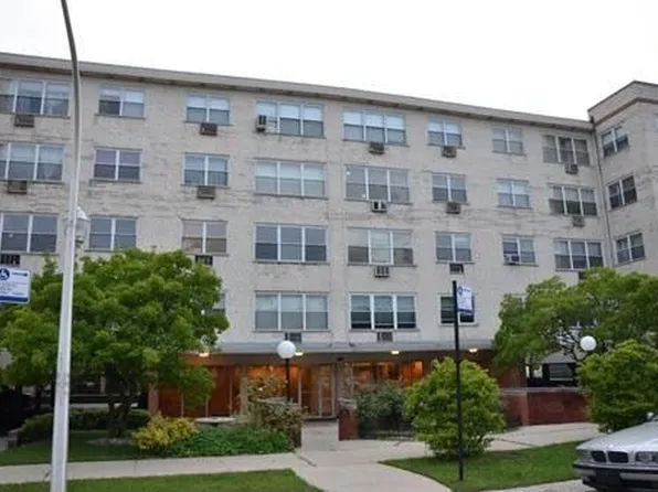 6040 N Troy St APT 101, Chicago, IL 60659