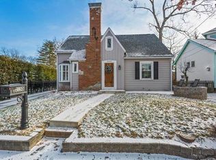 2150 Oak Dr, Saint Louis, MO 63131