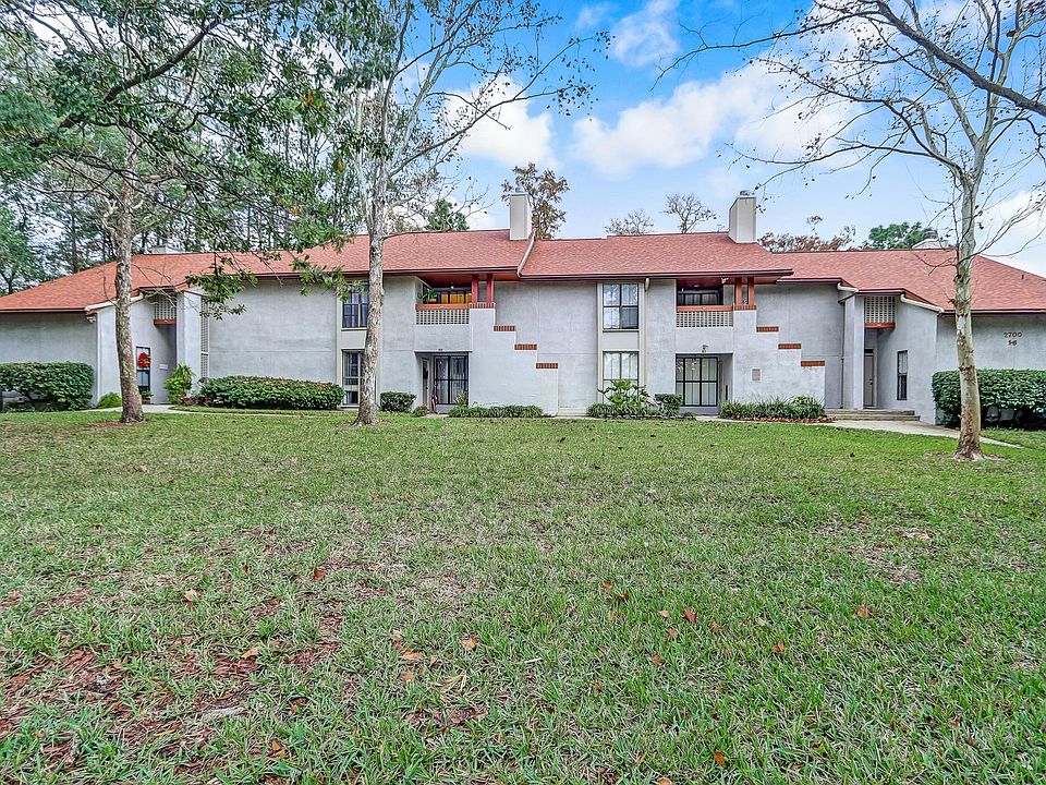 1st image of 2702 Wood Hill Dr #2702