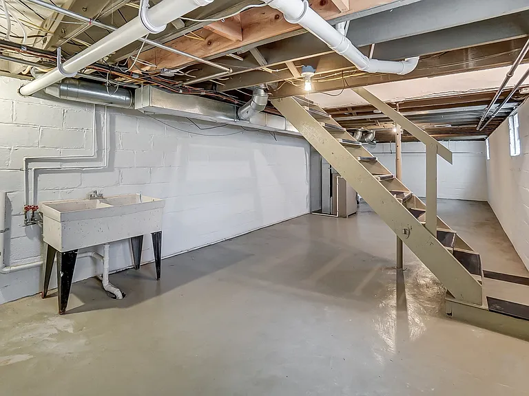 1143 Mulford Rd — Photo 21