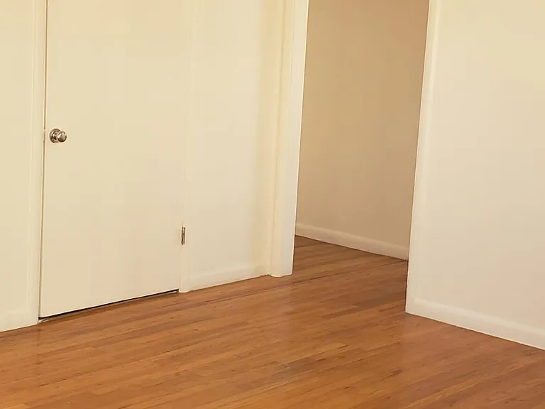 900 W Yandell Dr — Photo 15