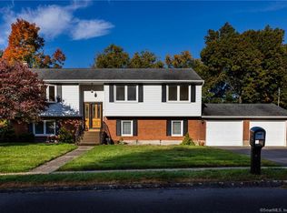 7 Pequot Rd, Plainville, CT 06062