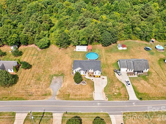 4th image of 201 Black Rock School Rd