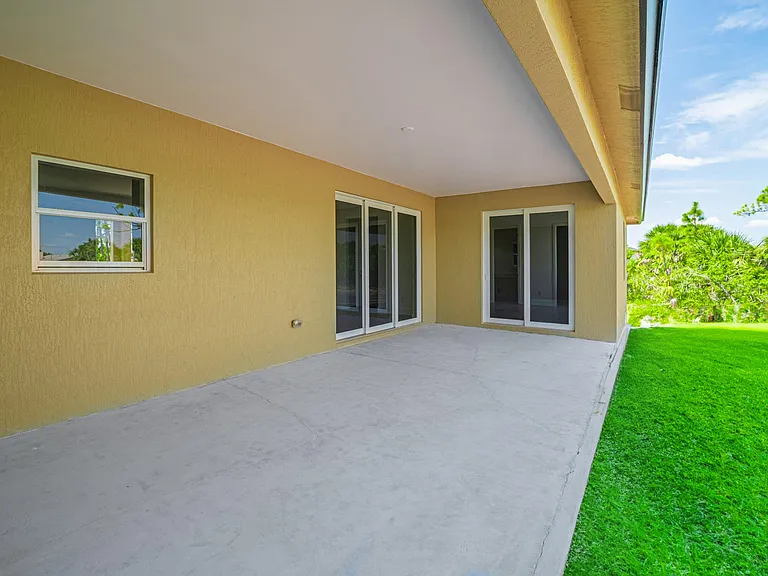 15261 Brainbridge Cir — Photo 3