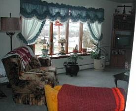 4th image of 1543 S Mountain Ave