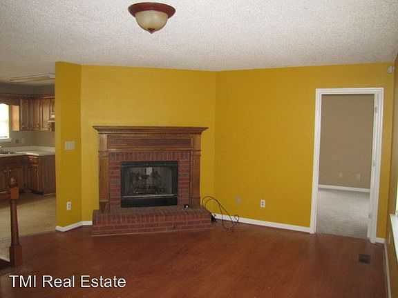 2nd image of 1813 Pebble Lake Dr