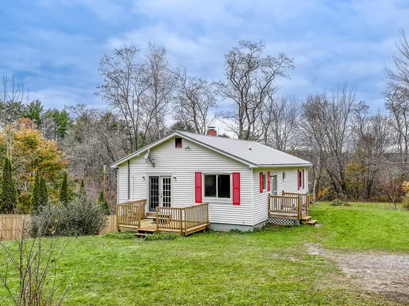 30 Old County Road, Winterport, ME 04496