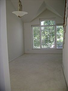 3rd image of 2609 Calvin St