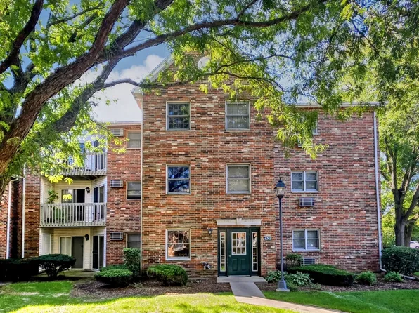 4305 W Shamrock Ln, McHenry, IL 60050