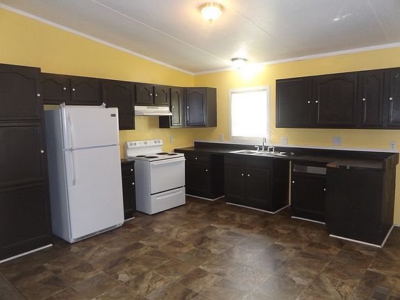 3rd image of 164 Boxwood Ln