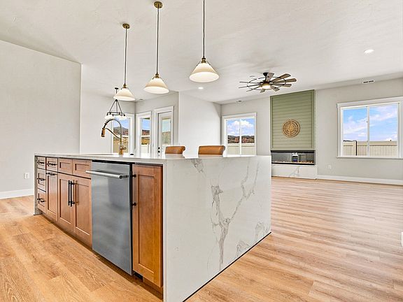 4th image of 1003 Summer Haven Ct