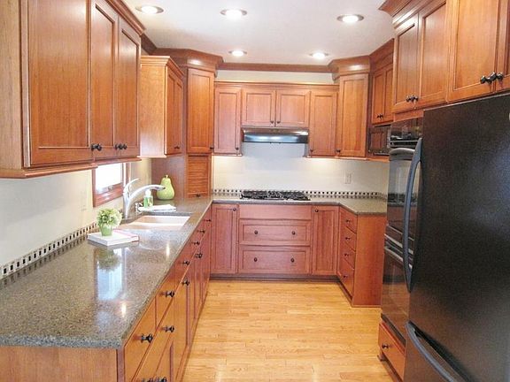 4th image of 306 E 11th Ave