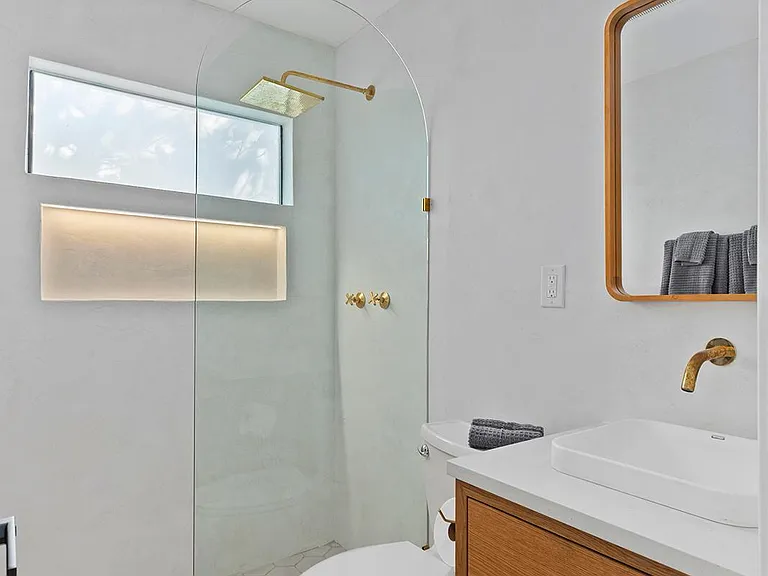 716 Stokeswood Ave SE #2B — Photo 10