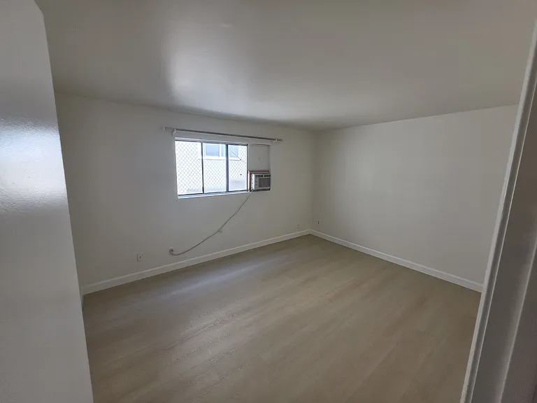 Lovely sized bedroom