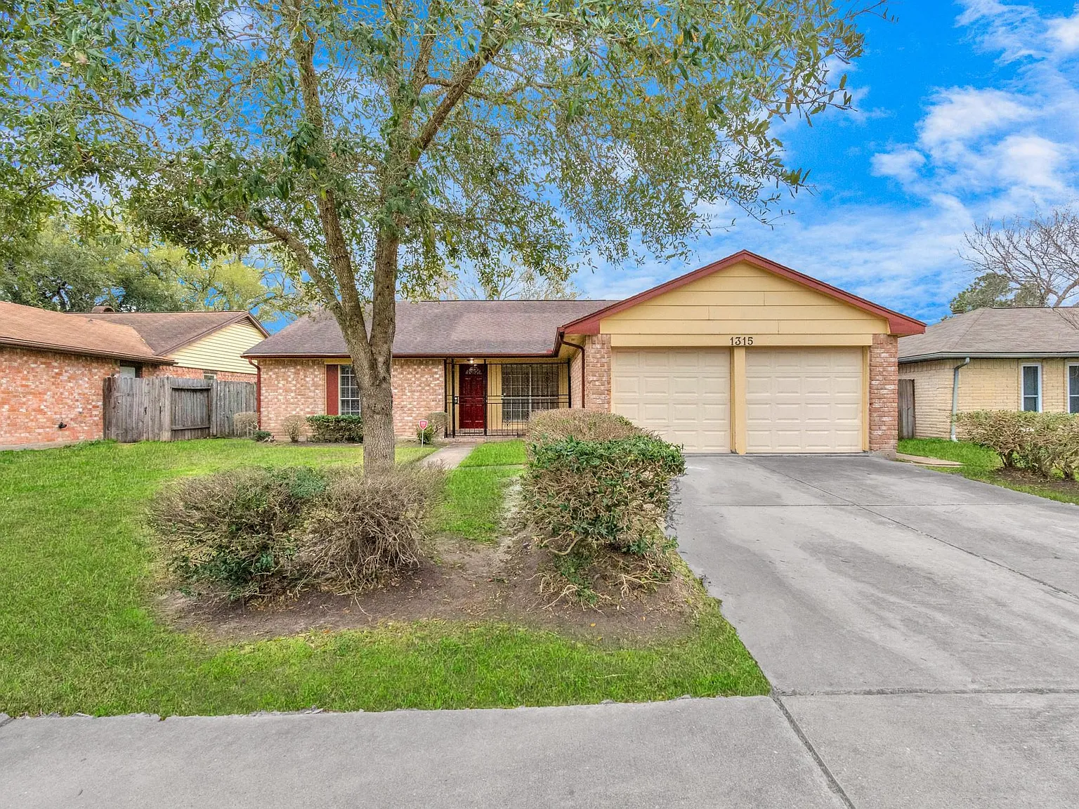 4 bed, 2.0 bath, 1854 sqft, $1,950 — Photo 3