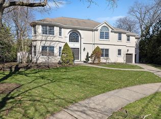 8 Wainwright Ct, Closter, NJ