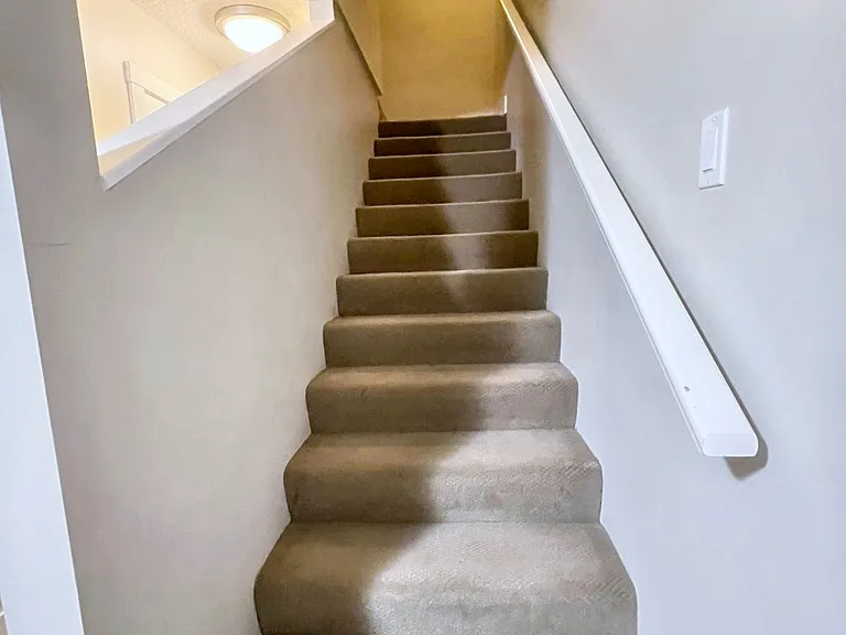 2020 Urquhart Rd NW — Photo 6