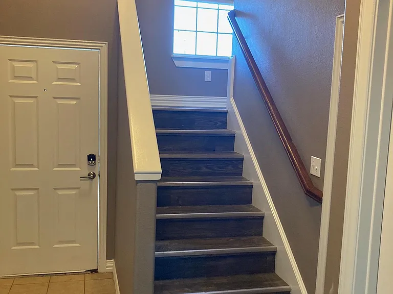 514 E Brockett St — Photo 5