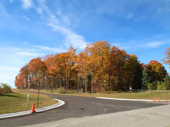 1960 Farmview Ln #6, Petoskey, MI 49770