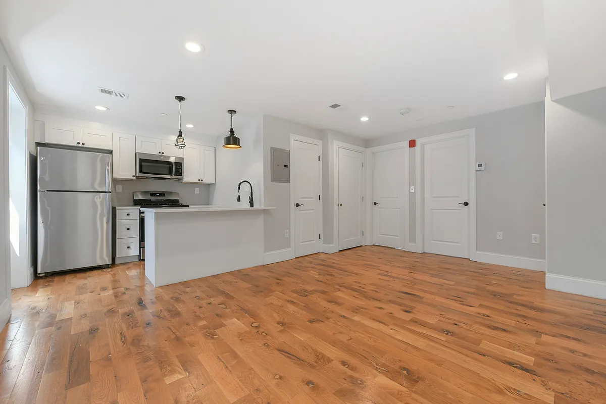 Building Photo - 143 Everett St #3