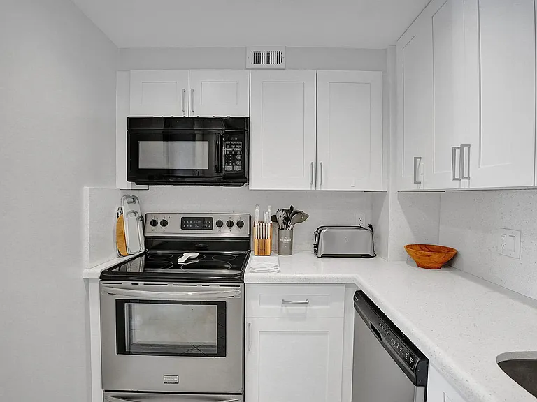 401 Golden Isles Dr #705 — Photo 16