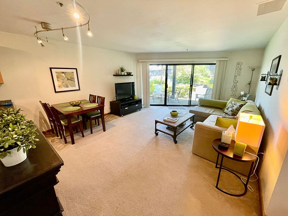 1st image of 730 NW Naito Pkwy #31