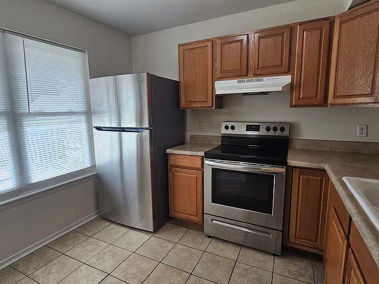 3908 Pollypine Dr — Photo 2