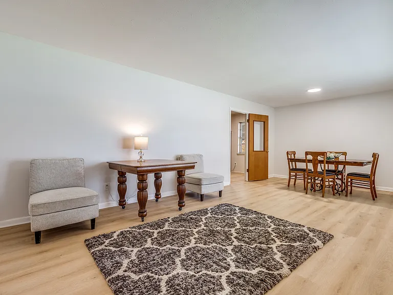 401 Daisy Dr — Photo 15