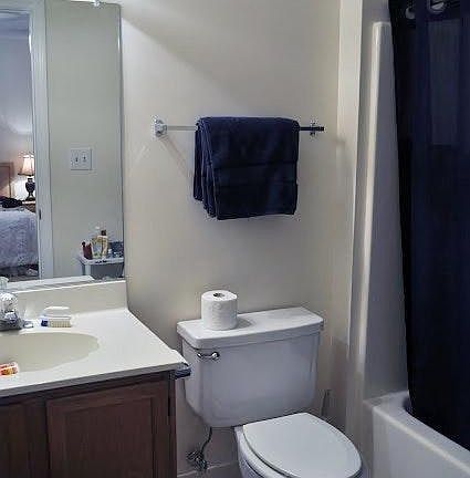 One of Full Bathroom