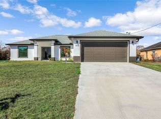 3018 11th St W, Lehigh Acres, FL 33971