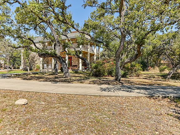 2nd image of 105 Fawn Dr