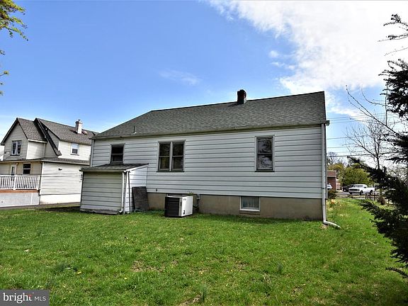 2nd image of 742 Lincoln Ave