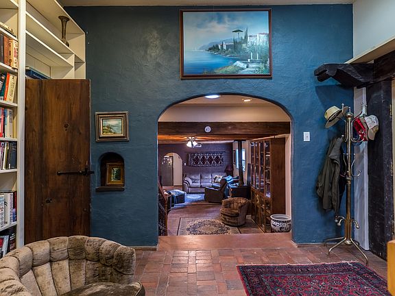 5th image of 55 Gilbert Pl