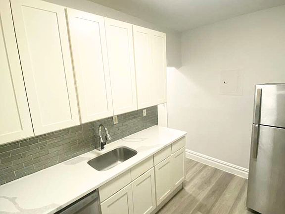 3rd image of 5008 Palisade Ave #3D