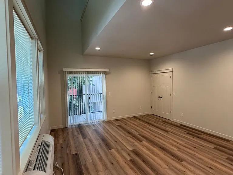 Lincoln St. Apartments — Photo 33