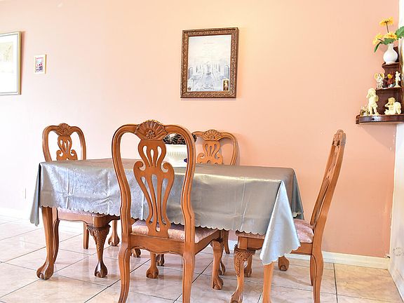 4th image of 2770 Ashley Drive E #G