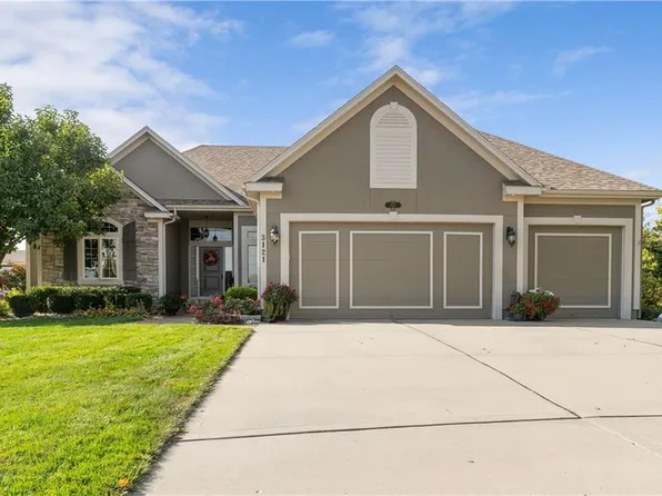 3121 SE 3rd Ct, Lees Summit, MO 64063