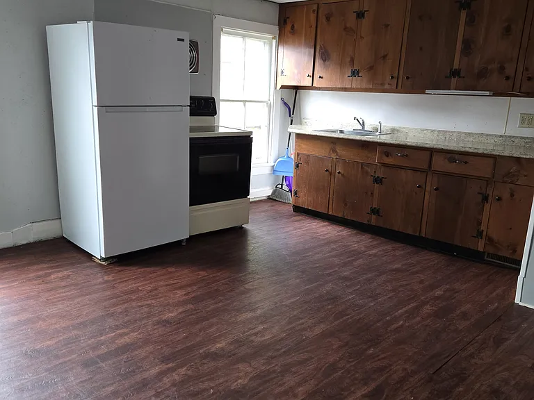12 Reynolds Ave #2 — Photo 2