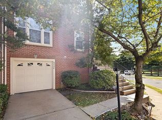 6580 Irvin Ct, Alexandria, VA 22312