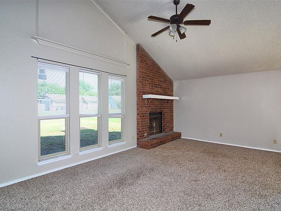 4th image of 13959 S Poplar St E