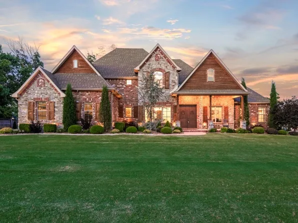 1322 Royal Ave, Centerton, AR 72719