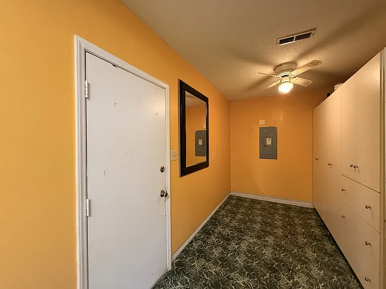 111 Old Post Ct — Photo 23